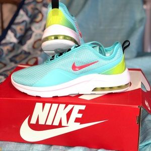 Women’s Nike shoes